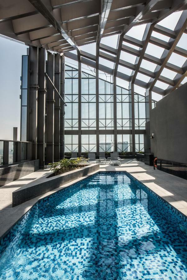 Fantastay Sparkle Tower Luxury 1 Br Dubai Buitenkant foto