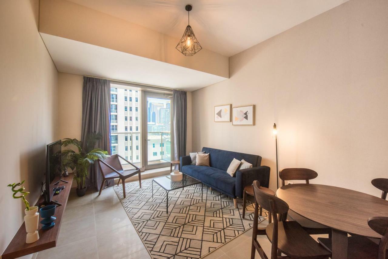 Fantastay Sparkle Tower Luxury 1 Br Dubai Buitenkant foto